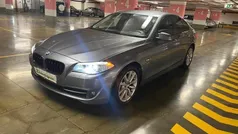 Cinzento Usado 2013 BMW 520 Sedan | € 14.950 (Bom preço)