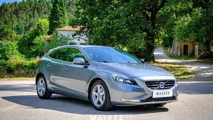 Cinzento Usado 2015 Volvo V40 Carrinha | € 13.250 (Preço justo)