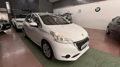 Usado Peugeot 208 Active 68 HP (50 kW) 2013 Branco Citadino