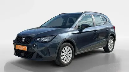 Usado Seat Arona Style 95 HP (69 kW) 2023 Cinza SUV