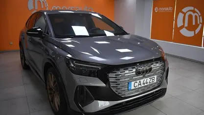 Cinzento Usado 2022 Audi Q4 e-tron SUV | € 39.900 (Preço justo)