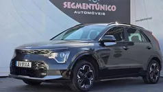 Cinzento Usado 2023 Kia e-Niro SUV | € 31.490 (Preço justo)