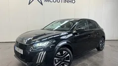 Preto Usado 2025 Peugeot e-208 Allure Citadino | € 30.500 (Preço justo)