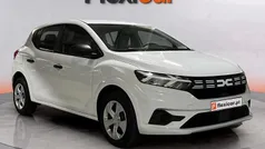 Branco Usado 2023 Dacia Sandero Essentiel Citadino | € 14.490 (Bom preço)