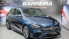 Azul escuro Usado 2019 Mercedes B180 AMG line Monovolume | € 24.500 (Preço justo)
