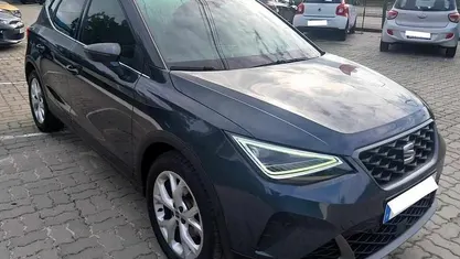 Cinzento Usado 2022 Seat Arona SUV | € 19.900 (Preço justo)
