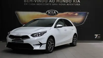 Branco Novo 2025 Kia Ceed Citadino | € 23.500 (Preço justo)
