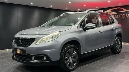 Cinza Usado 2016 Peugeot 2008 Active SUV | € 10.900 (Preço justo)