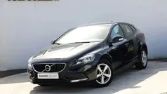 Preto Usado 2018 Volvo V40 Kinetic Carrinha | € 15.700 (Preço justo)