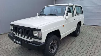 Usado Nissan Patrol 115 HP (84 kW) 1990 SUV