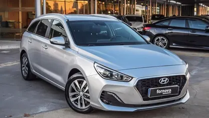 Cinza Usado 2020 Hyundai i30 Style Carrinha | € 17.500 (Preço justo)