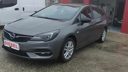Usado Opel Astra 122 HP (89 kW) 2021 Cinzento Carrinha