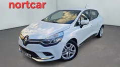 Branco Usado 2017 Renault Clio IV LIMITED Citadino | € 11.900 (Preço justo)