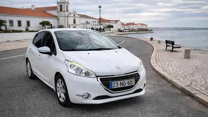 Usado Peugeot 208 82 HP (60 kW) 2012 Branco Citadino