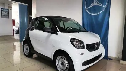 Branco Usado 2019 Smart ForTwo Electric Drive Citadino | € 10.990 (Preço justo)