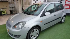 Cinza Usado 2007 Ford Fiesta Trend Citadino | € 4.499 (Preço justo)