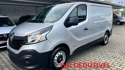 Cinza Usado 2015 Renault Trafic Monovolume | € 16.990 (Bom preço)