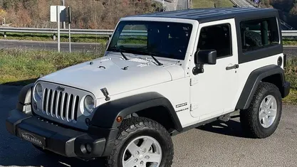 Usado Jeep Wrangler Sport 200 HP (147 kW) 2016 SUV