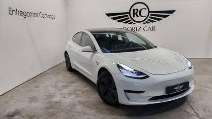 Usado 2020 Tesla Model 3 Standard Range Plus Sedan | € 19.900 (Preço justo)
