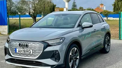 Cinzento Usado 2021 Audi Q4 e-tron SUV | € 28.500 (Preço justo)