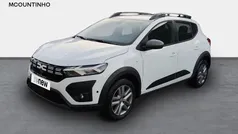 Branco Usado 2023 Dacia Sandero Expression Citadino | € 17.500 (Preço justo)