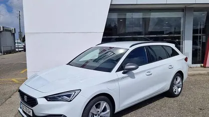 Branco Usado 2025 Seat Leon ST Carrinha | € 33.990 (Preço justo)