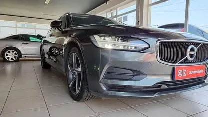 Cinzento Usado 2018 Volvo V90 Momentum Carrinha | € 23.250 (Preço justo)