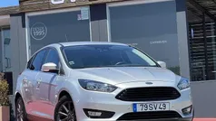 Cinzento Usado 2017 Ford Focus Titanium | € 13.200 (Preço justo)