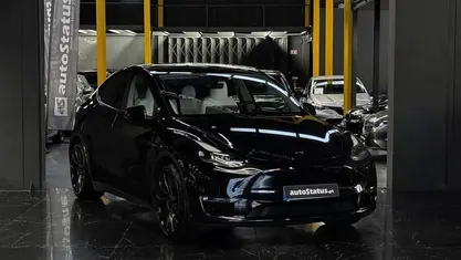 Preto Usado 2024 Tesla Model Y Performance SUV | € 43.990 (Preço justo)