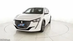 Usado 2021 Peugeot e-208 Allure Citadino | € 16.499 (Preço justo)