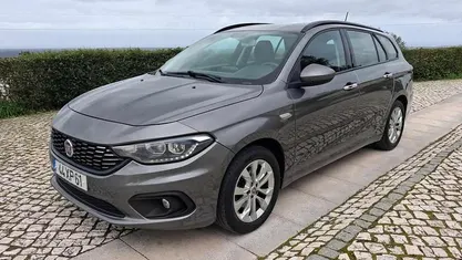 Usado Fiat Tipo Wagon 95 HP (69 kW) 2019 Antracite Carrinha