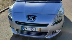 Cinzento Usado 2010 Peugeot 5008 Monovolume | € 7.000 (Preço justo)