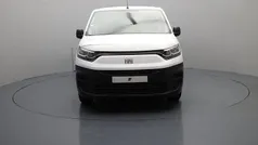 Branco Usado 2023 Fiat Doblò Monovolume | € 18.490 (Preço justo)