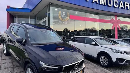 Preto Usado 2019 Volvo XC40 SUV | € 18.580 (Bom preço)