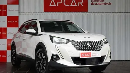 Branco Usado 2021 Peugeot e-2008 Allure SUV | € 19.900 (Preço justo)