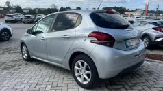 Cinzento Usado 2017 Peugeot 208 Active Citadino | € 9.900 (Preço justo)