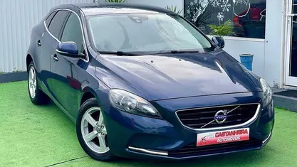 Usado Volvo V40 Momentum 115 HP (84 kW) 2014