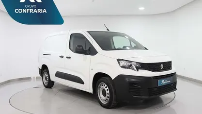 Branco Usado 2020 Peugeot Partner Monovolume | € 15.180 (Preço justo)