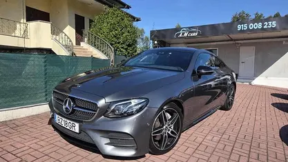 Cinzento Usado 2017 Mercedes E220 Coupé | € 33.990 (Preço justo)