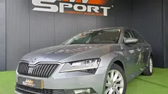 Cinza Usado 2016 Skoda Superb Style Sedan | € 16.950 (Preço justo)