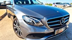 Cinza Usado 2020 Mercedes E300 Avantgarde Sedan | € 46.900 (Preço justo)