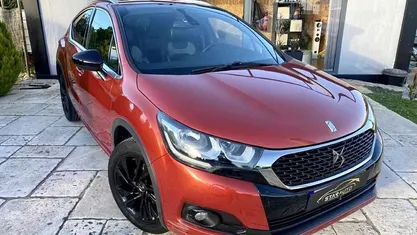 Usado DS Automobiles DS4 Be Chic 120 HP (88 kW) 2017 Outra SUV