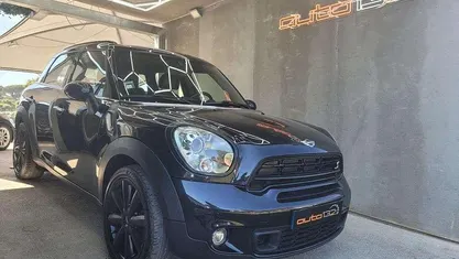 Usado Mini Countryman 143 HP (105 kW) 2015 Preto SUV
