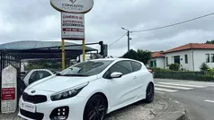 Branco Usado 2016 Kia Ceed GT GT-Line Coupé | € 12.490 (Preço justo)