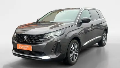 Usado Peugeot 5008 Allure 130 HP (95 kW) 2023 SUV