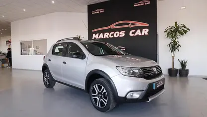 Usado Dacia Sandero Stepway 90 HP (66 kW) 2018 Cinza SUV