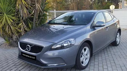 Usado Volvo V40 120 HP (88 kW) 2016 Cinzento