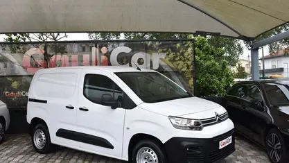 Usado 2021 Citroën Berlingo Shine Monovolume | € 13.790 (Bom preço)