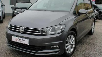 Usado VW Touran 115 HP (84 kW) 2019 Cinza Monovolume