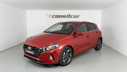 Vermelho Usado 2022 Hyundai i20 Comfort Citadino | € 15.680 (Preço justo)
